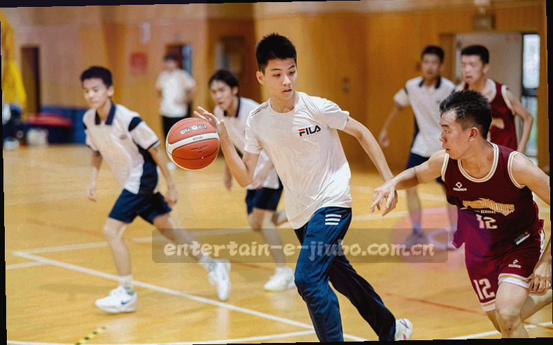 由叠影圆环与坐标点构成的系列封面